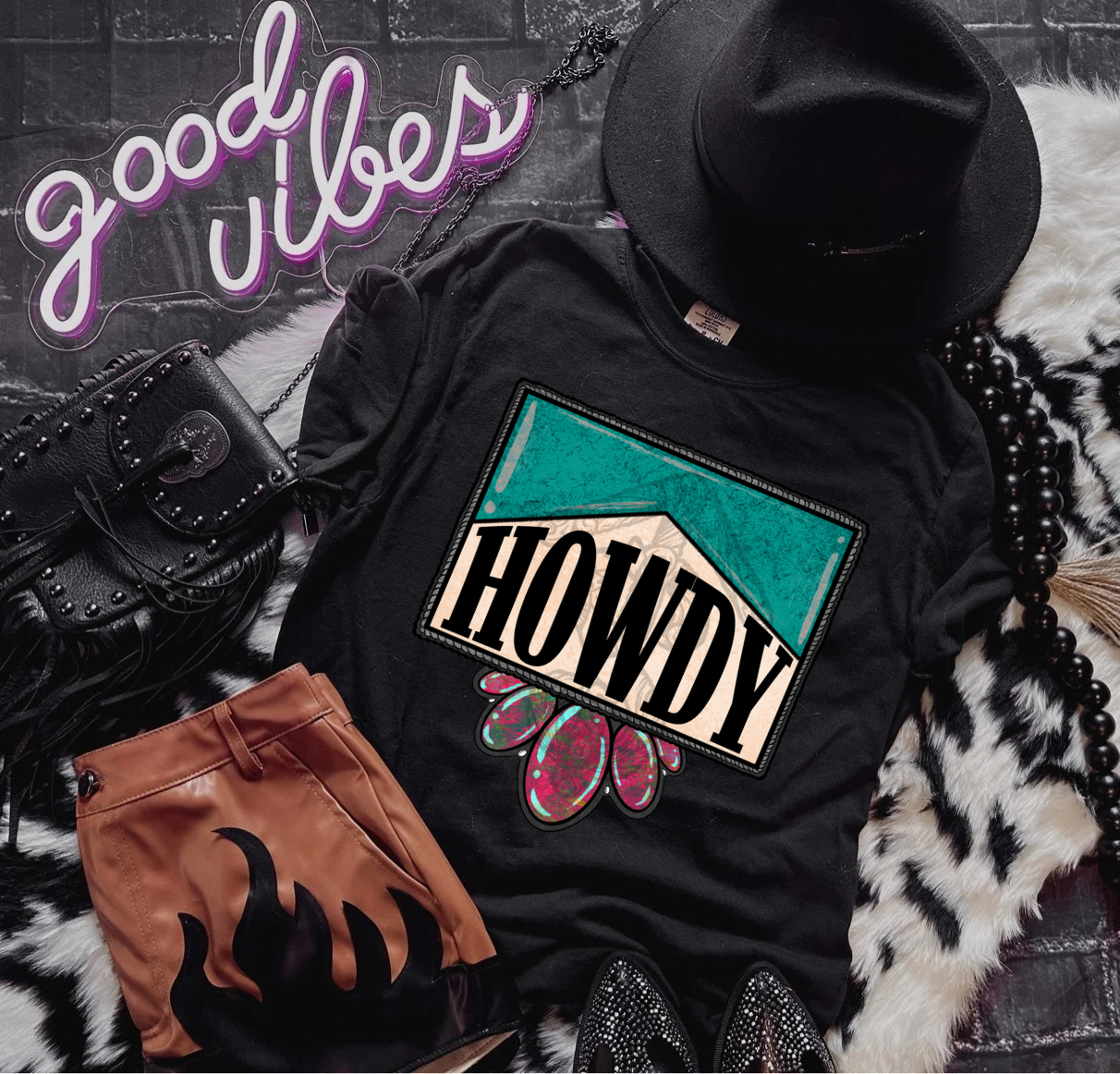 Howdy Tee