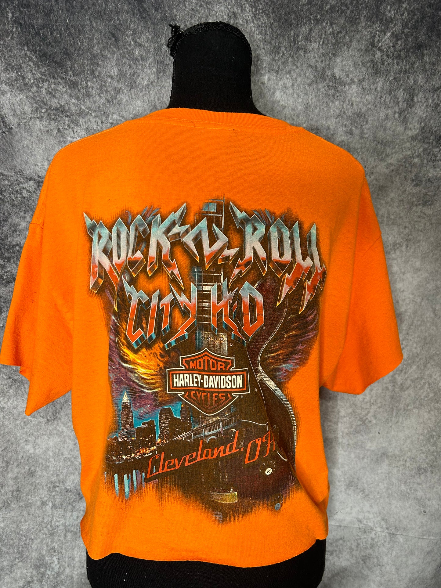 2016 Rock n roll city cropped tee-size large