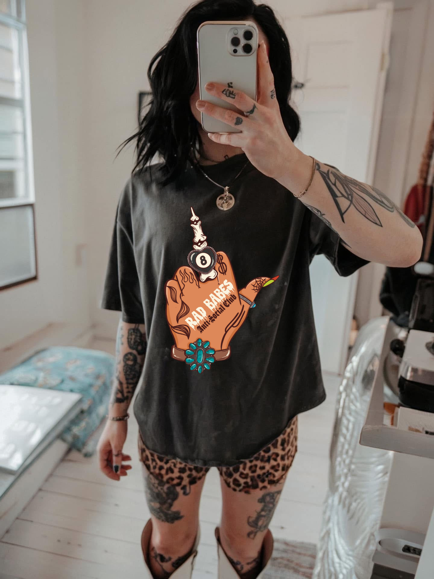 Rad babes Middle Finger tee