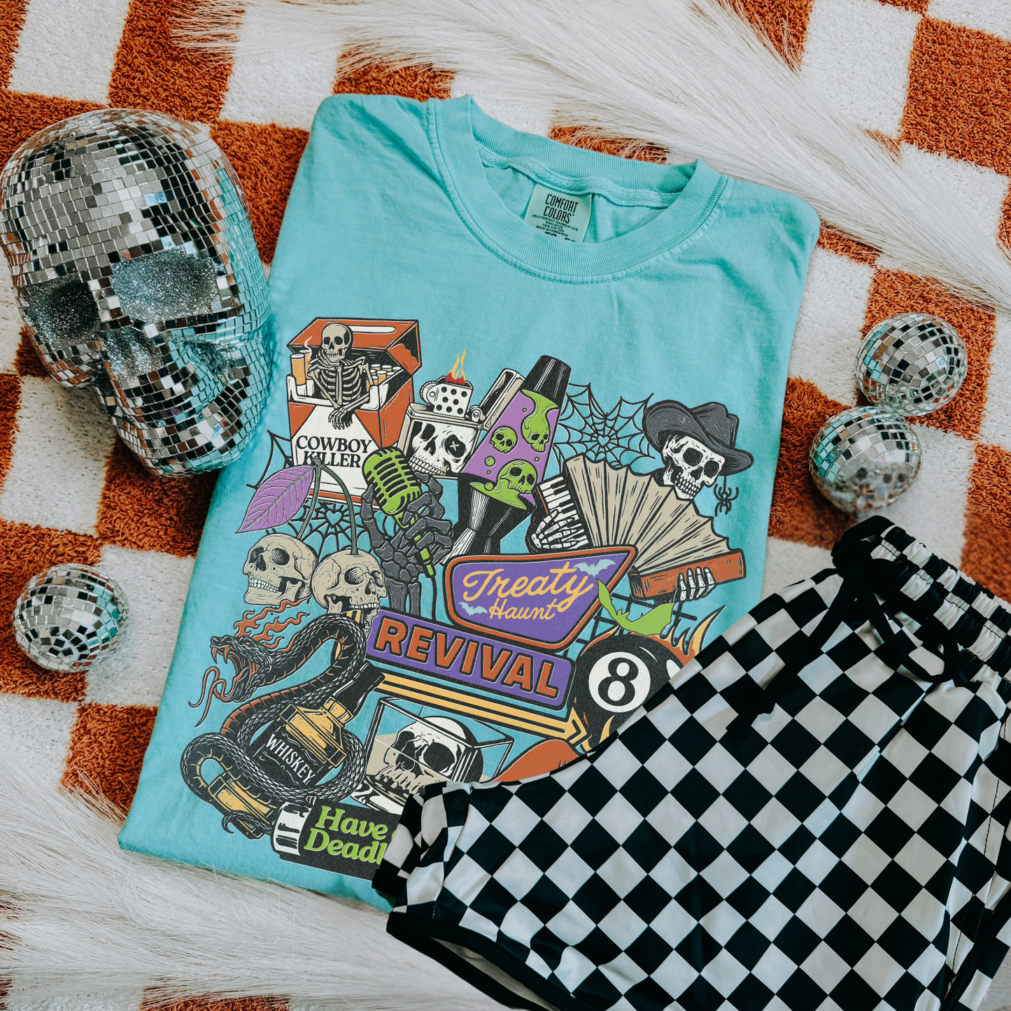 Treatyween Tee