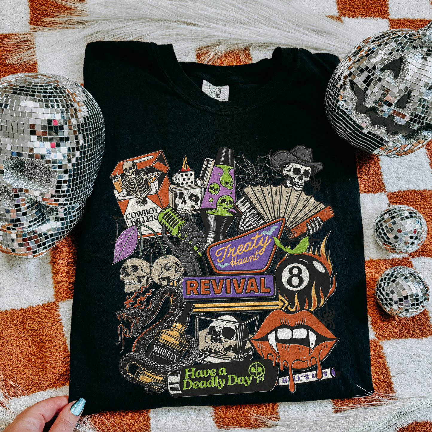 Treatyween Tee