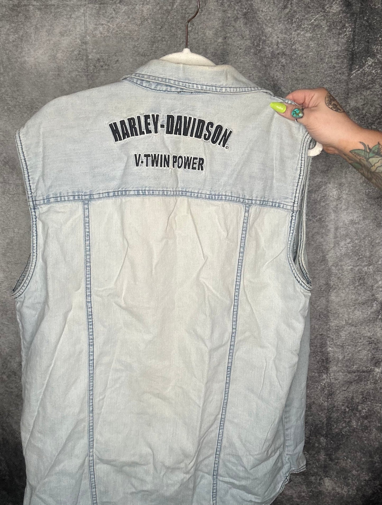 Vintage Embroidered Harley Denim Vest-size medium can fit L/XL