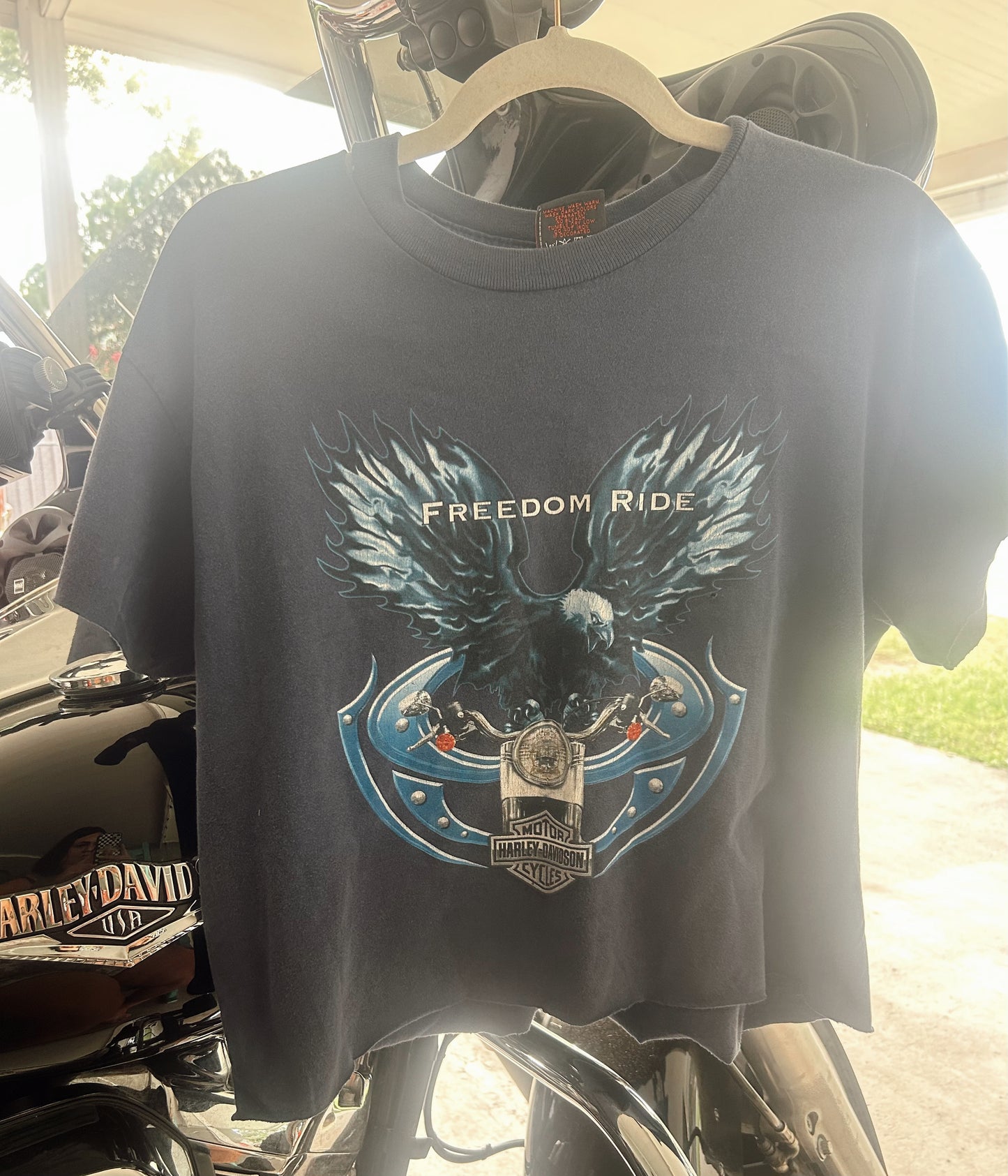 2003 VINTAGE Harley Freedom ride Cropped tee-size Large