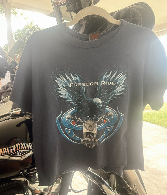 2003 VINTAGE Harley Freedom ride Cropped tee-size Large