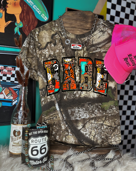 Babe camo Tee