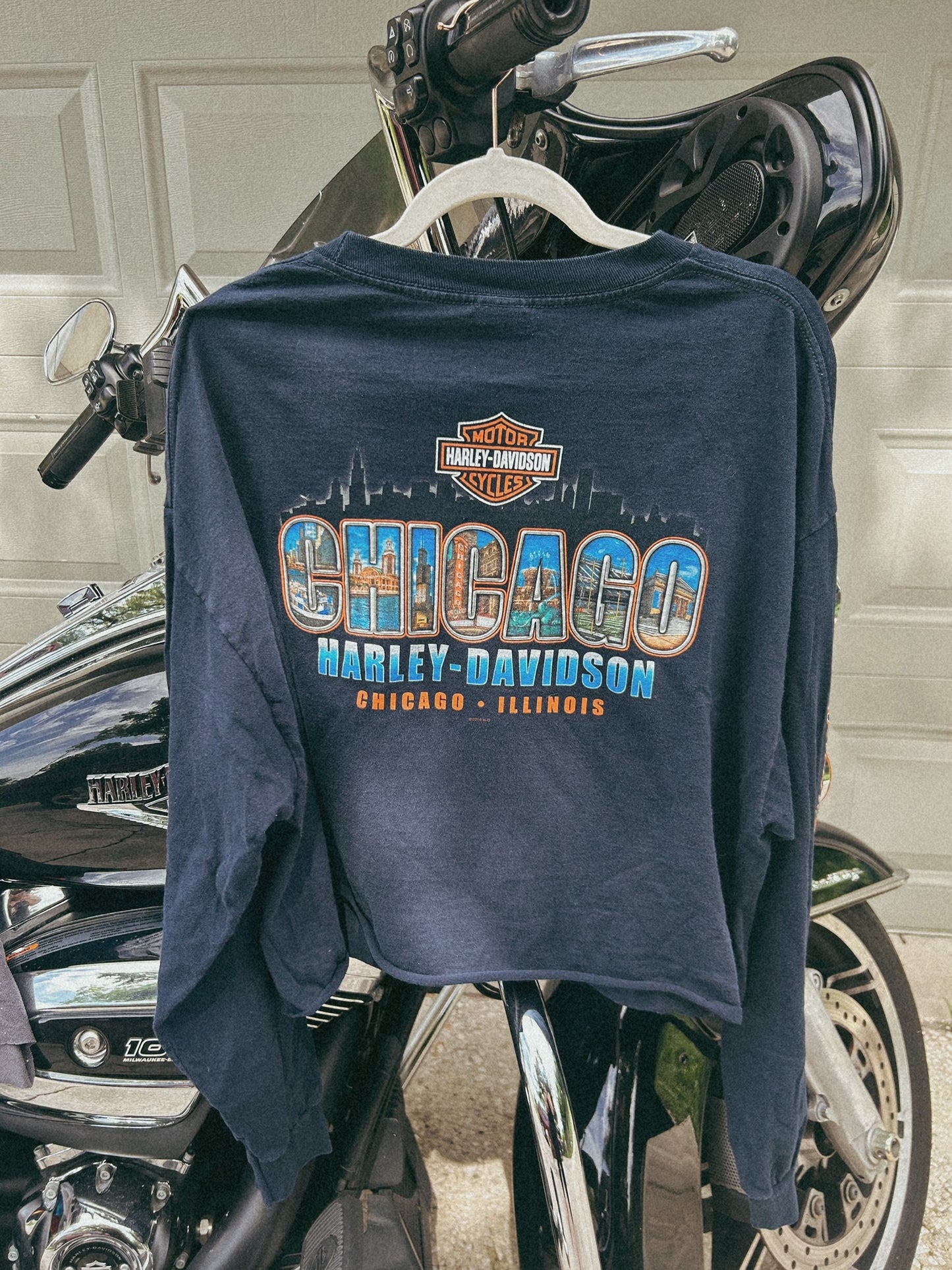 2014 CHICAGO HARLEY LONG SLEEVE CROPPED TEE- SIZE 2X